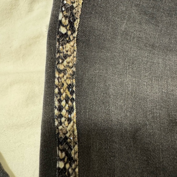 ZARA grey sculpt skinny jeans with lizard stripe down legs - Picture 3 of 5